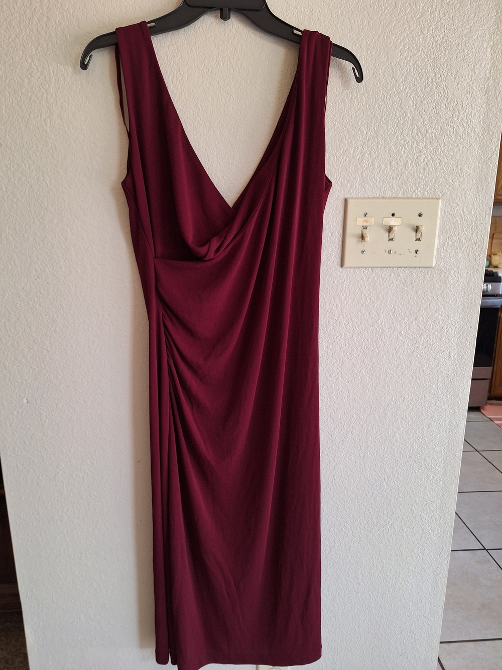 Banana Republic SzM Sleeveless Draped V-Neck Event Dress in Burgundy Cocktails